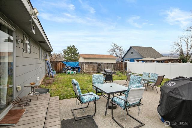 1229 Malaga Avenue, Wenatchee, WA 98801