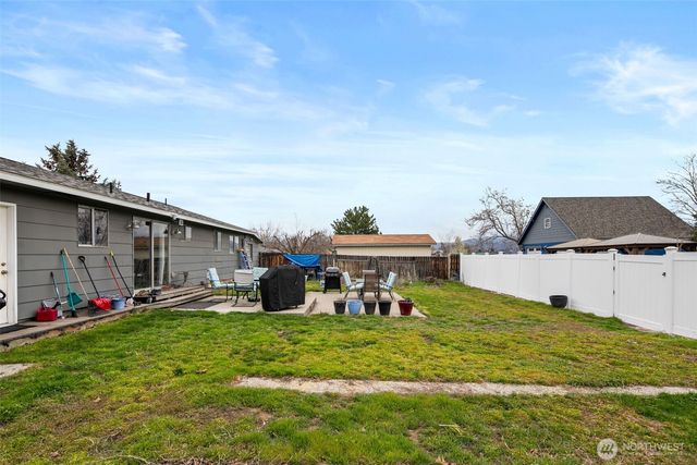 1229 Malaga Avenue, Wenatchee, WA 98801