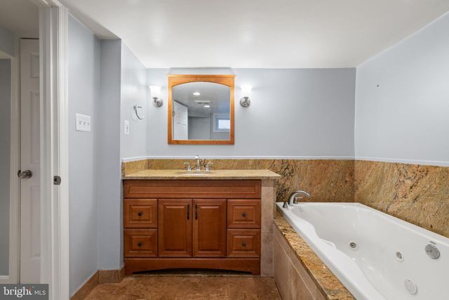 7222 WAYNE DR, Annandale, VA 22003