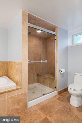 7222 WAYNE DR, Annandale, VA 22003