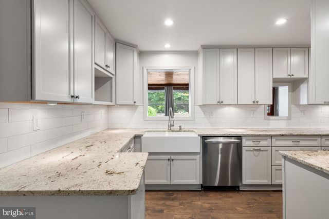 7222 WAYNE DR, Annandale, VA 22003