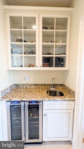 40911 ALYSHEBA DR, Leesburg, VA 20176