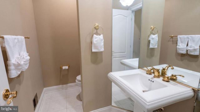 40911 ALYSHEBA DR, Leesburg, VA 20176