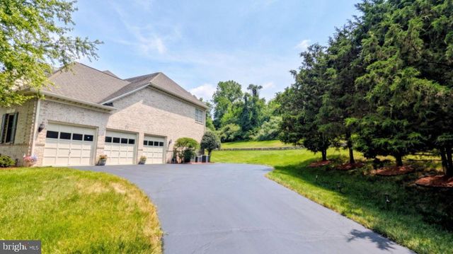 40911 ALYSHEBA DR, Leesburg, VA 20176
