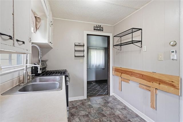 13318 Parker Avenue, Grandview, MO 64030