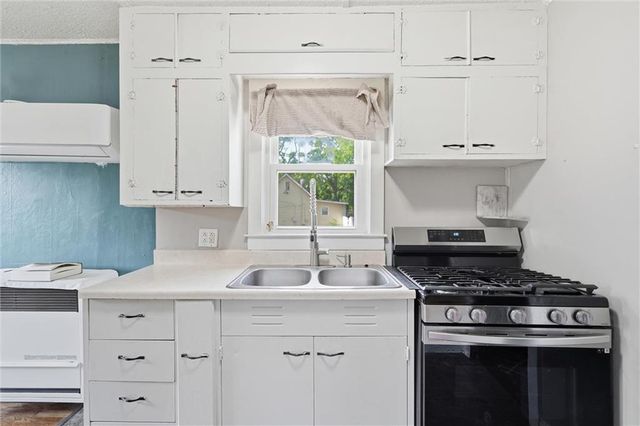 13318 Parker Avenue, Grandview, MO 64030
