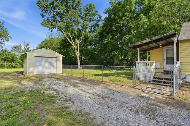 13318 Parker Avenue, Grandview, MO 64030