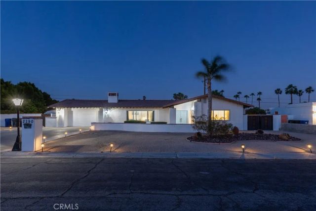 2290 N Victoria, Palm Springs, CA 92262