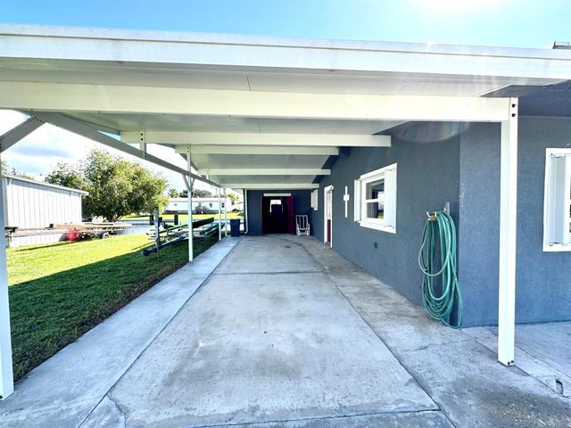 2116 SE 31st Street, Okeechobee, FL 34974