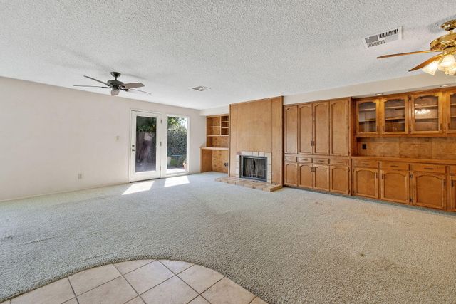 2303 W Cambridge Avenue, Visalia, CA 93277