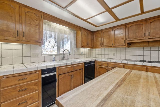 2303 W Cambridge Avenue, Visalia, CA 93277