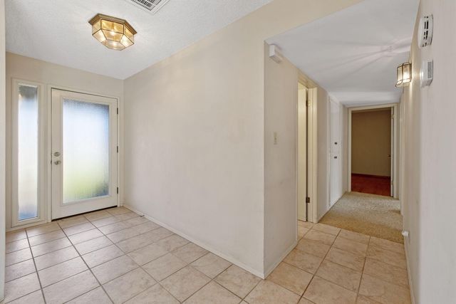 2303 W Cambridge Avenue, Visalia, CA 93277