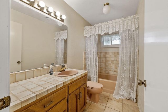 2303 W Cambridge Avenue, Visalia, CA 93277