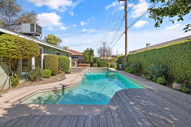 2303 W Cambridge Avenue, Visalia, CA 93277