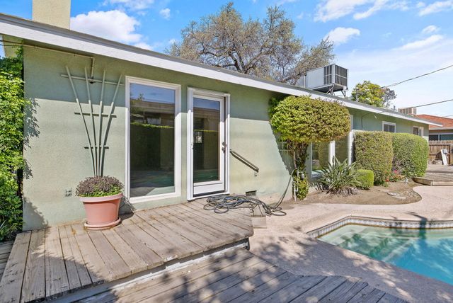 2303 W Cambridge Avenue, Visalia, CA 93277