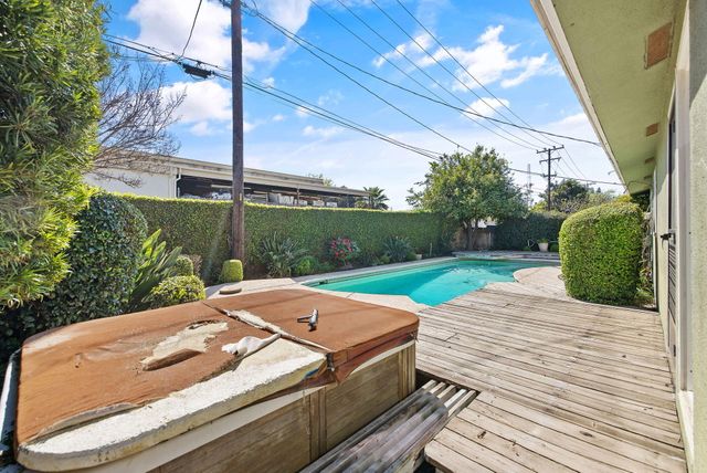 2303 W Cambridge Avenue, Visalia, CA 93277