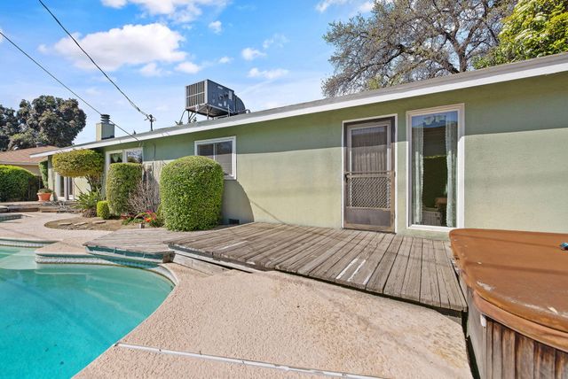 2303 W Cambridge Avenue, Visalia, CA 93277