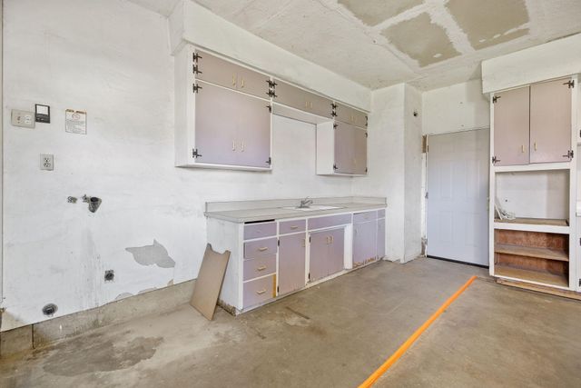 2303 W Cambridge Avenue, Visalia, CA 93277