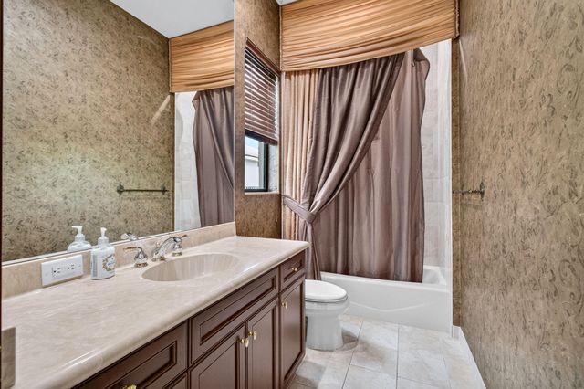 17835 LAKE AZURE Way, Boca Raton, FL 33496