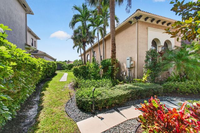 17835 LAKE AZURE Way, Boca Raton, FL 33496