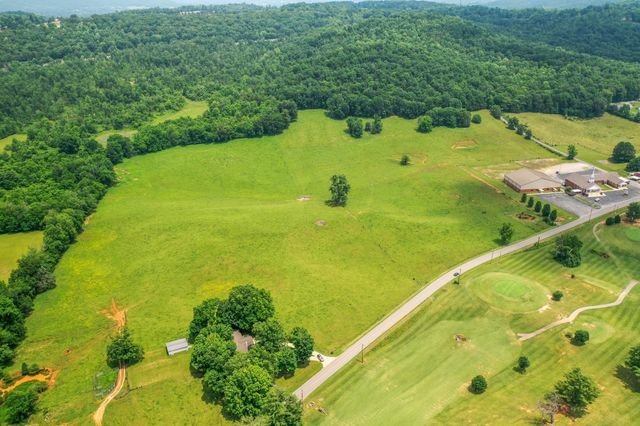 1364 Country Club Rd, Sparta, TN 38583
