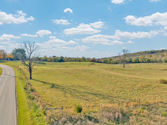 1364 Country Club Rd, Sparta, TN 38583