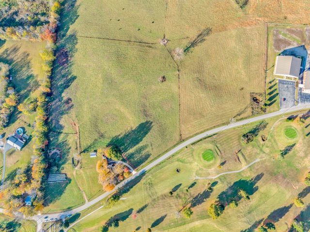 1364 Country Club Rd, Sparta, TN 38583