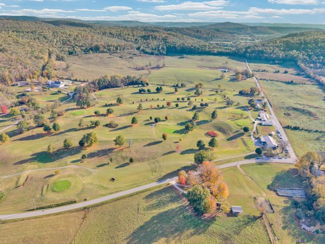 1364 Country Club Rd, Sparta, TN 38583