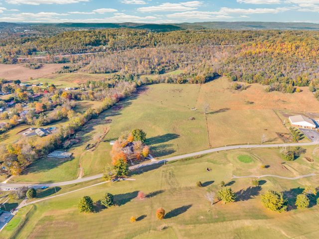 1364 Country Club Rd, Sparta, TN 38583