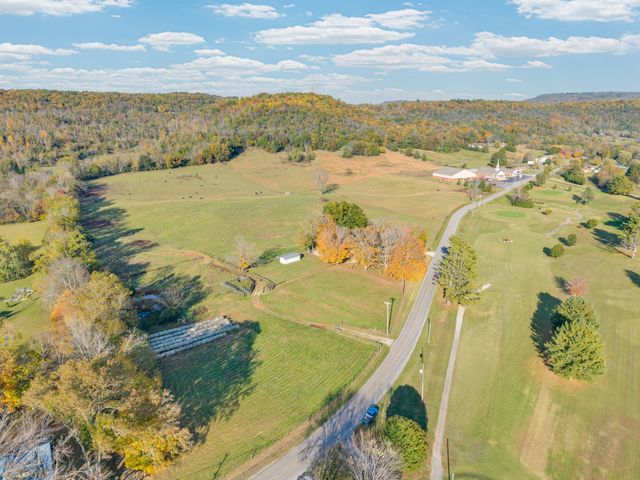 1364 Country Club Rd, Sparta, TN 38583