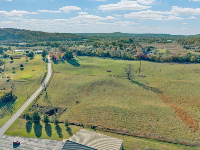 1364 Country Club Rd, Sparta, TN 38583