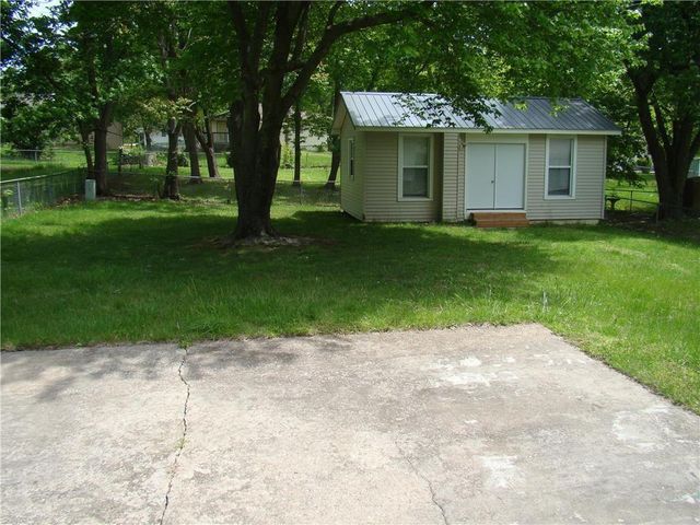 1908 NE ADAMS DAIRY Road, Blue Springs, MO 64014