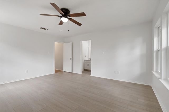 2024 Oakmeadow Street, Bedford, TX 76021