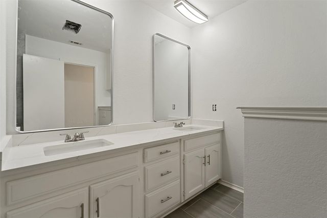 2024 Oakmeadow Street, Bedford, TX 76021