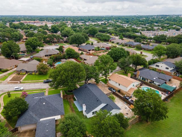 2024 Oakmeadow Street, Bedford, TX 76021