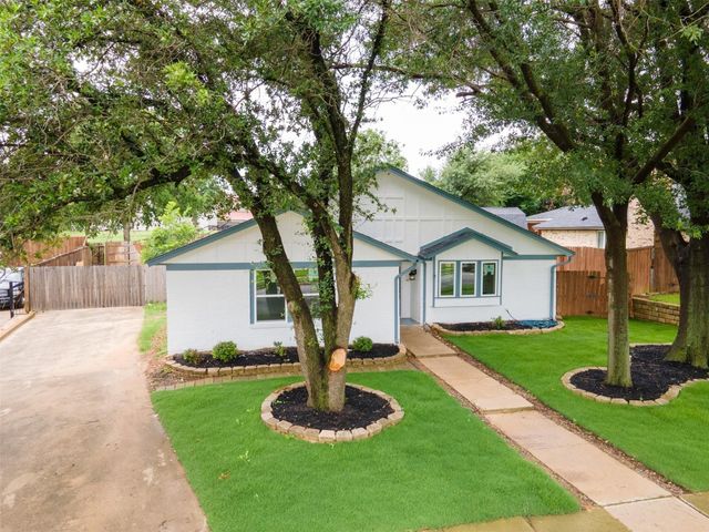 2024 Oakmeadow Street, Bedford, TX 76021