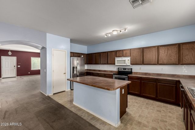 2216 W PIMA Avenue, Coolidge, AZ 85128