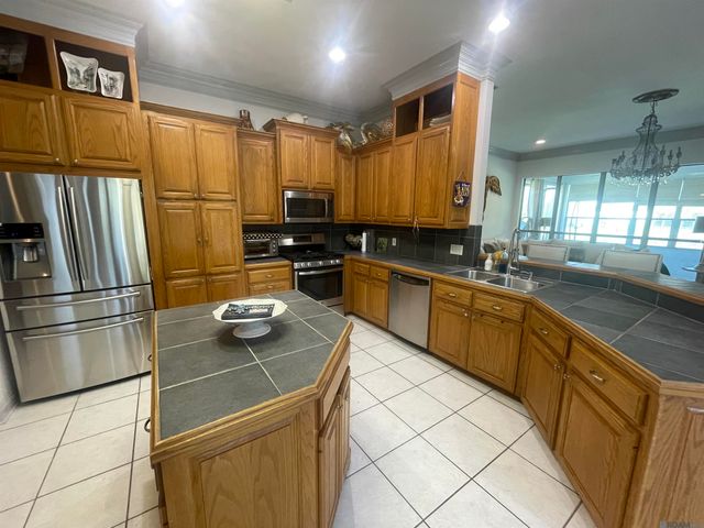 6460 Patio Ct, Gonzales, LA 70737