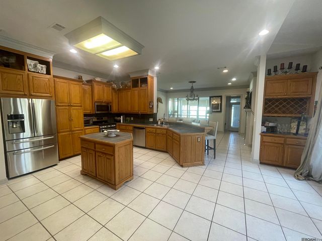 6460 Patio Ct, Gonzales, LA 70737