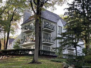 5423 Bristol Parke Drive, Clarkston, MI 48348