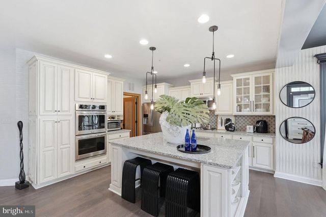 2812 TROTTER PARK LN, Lanham, MD 20706