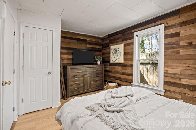 11 Log Cabin Trail, Candler, NC 28715