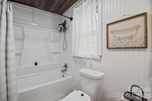 11 Log Cabin Trail, Candler, NC 28715