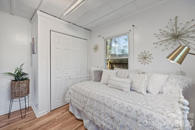 11 Log Cabin Trail, Candler, NC 28715