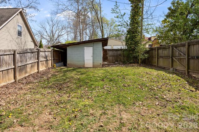 11 Log Cabin Trail, Candler, NC 28715