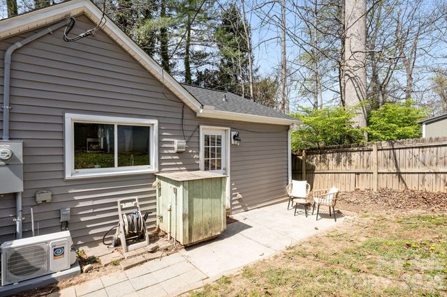 11 Log Cabin Trail, Candler, NC 28715