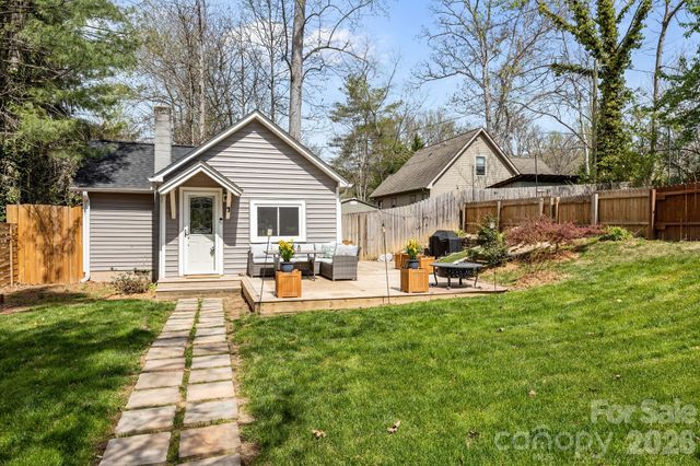 11 Log Cabin Trail, Candler, NC 28715
