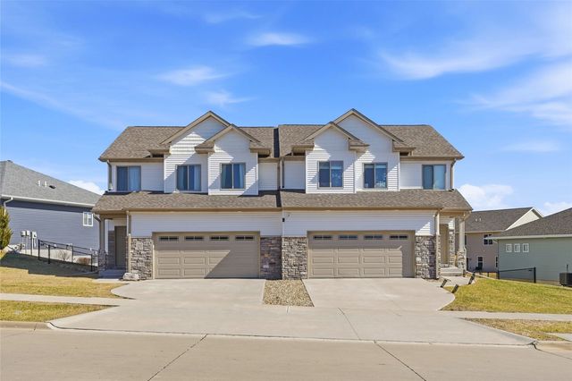 1142 Leann Circle, North Liberty, IA 52317