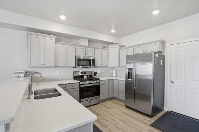 1142 Leann Circle, North Liberty, IA 52317