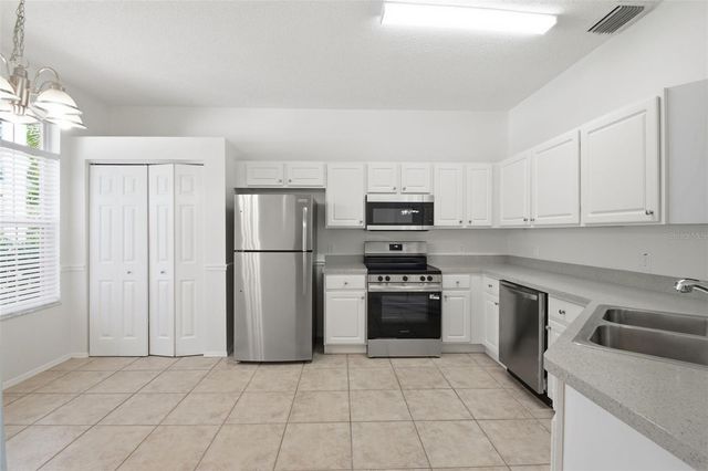 823 SPRINGWOOD CIRCLE, Bradenton, FL 34212